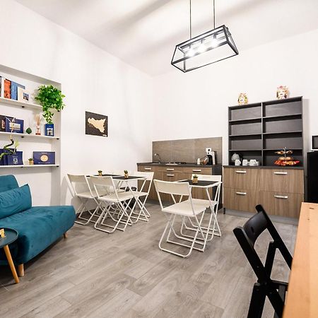 Bed and Breakfast Il Cortile Degli Artisti Марсала Экстерьер фото