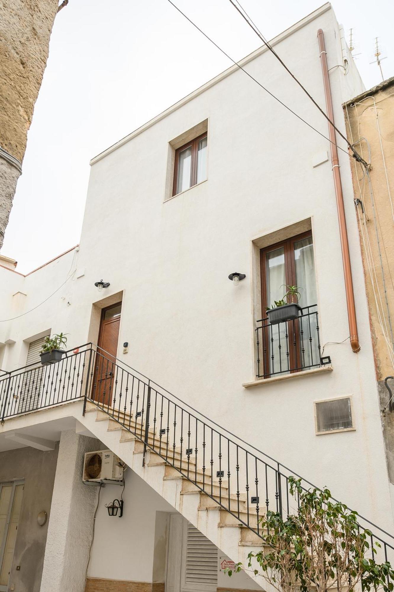 Bed and Breakfast Il Cortile Degli Artisti Марсала Экстерьер фото